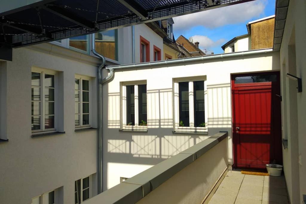 Pearl Studio Apart - King Bed - Netflix - Projector - Fast Wi-Fi Trier Exterior photo