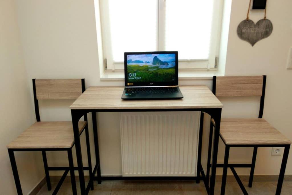 Pearl Studio Apart - King Bed - Netflix - Projector - Fast Wi-Fi Trier Exterior photo